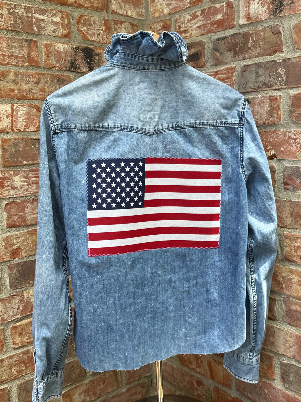 LongSleeve denim ruffle collar with flag applique