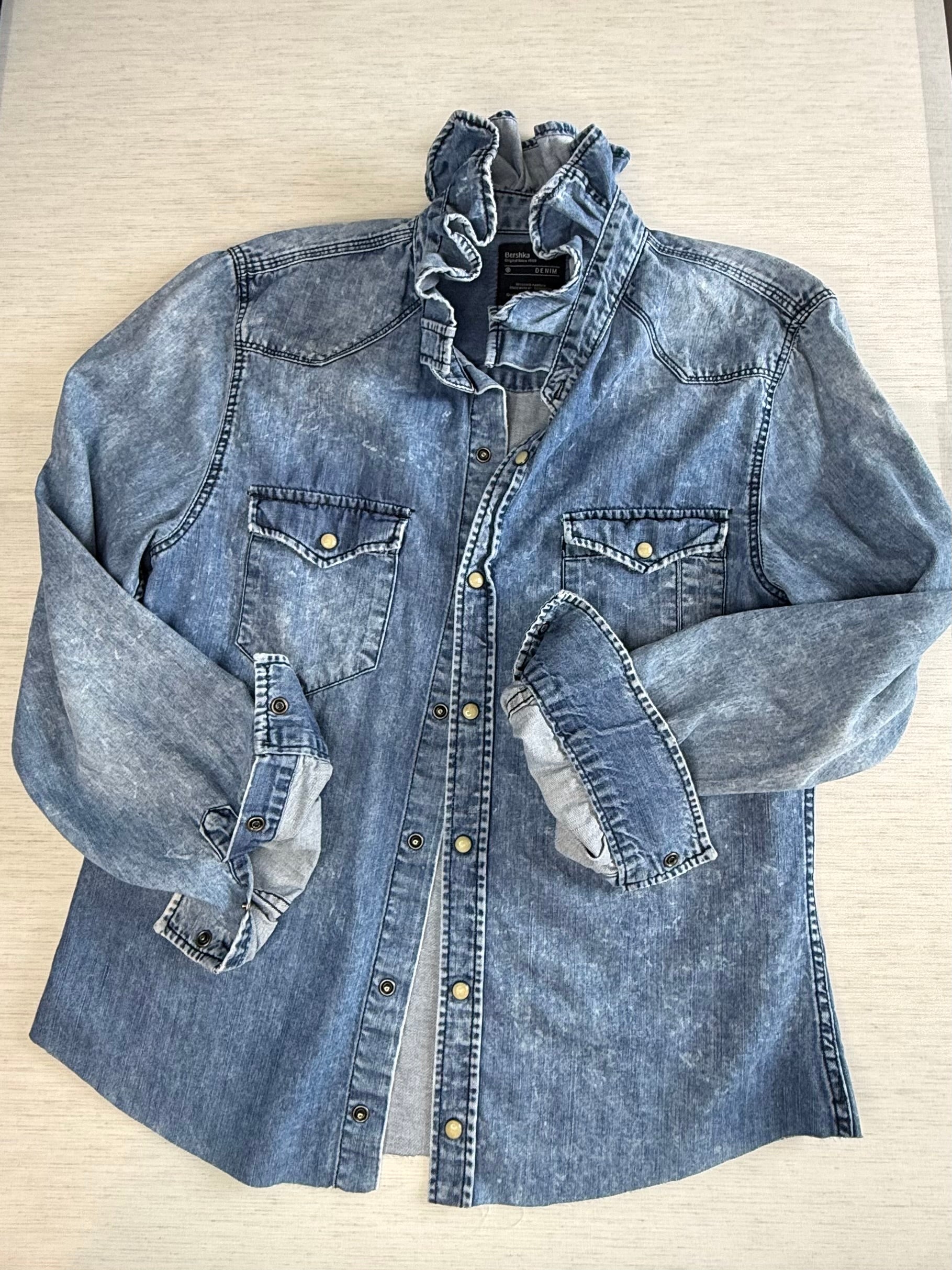 LongSleeve denim ruffle collar with flag applique